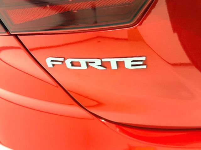 Used 2023 Kia Forte LXS w/ LXS Technology Package FWD image 11
