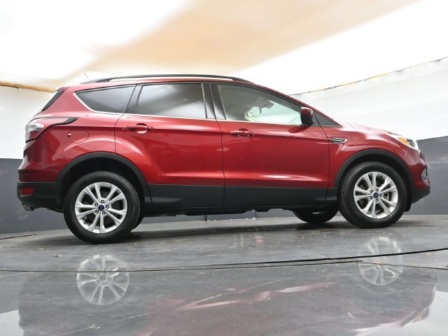 Used 2018 Ford Escape SE w/ SE Sync 3 Package AWD/4WD image 34