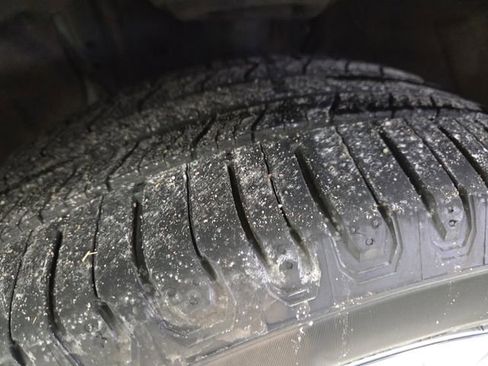 Used 2023 Toyota Highlander L image 46