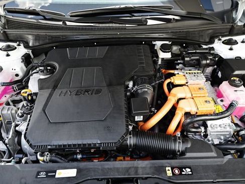 Used 2025 Hyundai Elantra Limited FWD image 24