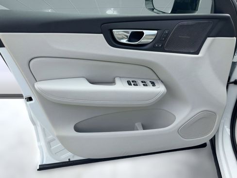 New 2026 Volvo XC60 T8 Ultra w/ Protection Package Premier image 12
