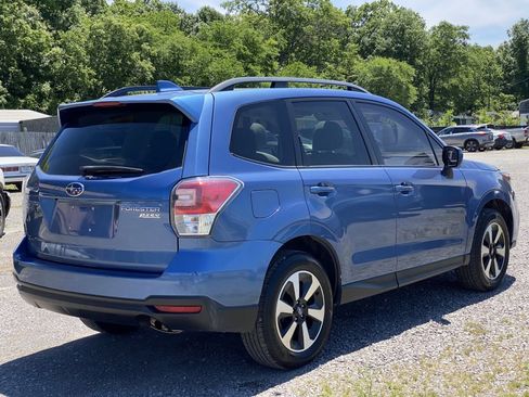 Used 2017 Subaru Forester 2.5i Premium AWD/4WD image 5