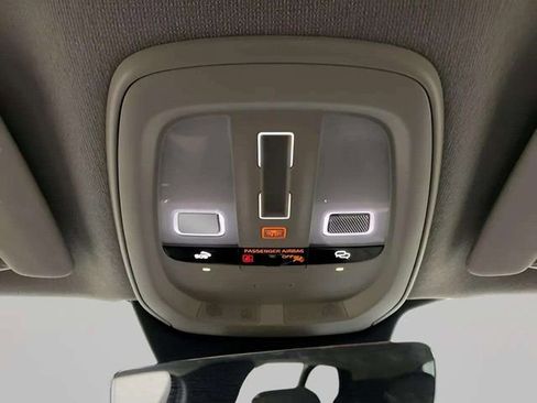 Used 2025 Volvo XC40 B5 Plus AWD/4WD image 59