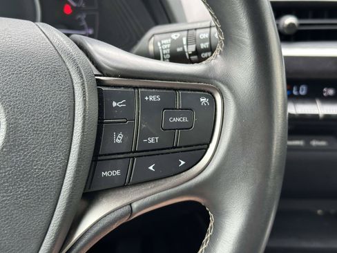 Used 2019 Lexus UX 250h AWD/4WD image 23