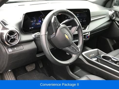 Used 2025 Chevrolet Equinox LT w/ Convenience Package II FWD image 4