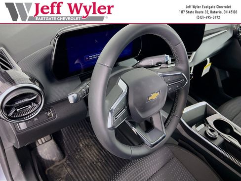 New 2026 Chevrolet Equinox LT FWD image 7