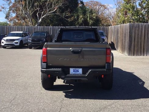 Used 2024 Toyota Tacoma Trailhunter image 6