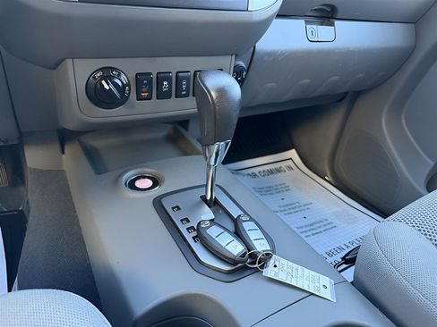 Used 2020 Nissan Frontier SV w/ Midnight Edition Floor Mats image 19