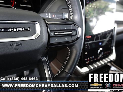 Used 2025 GMC Yukon XL Denali Ultimate AWD/4WD image 23