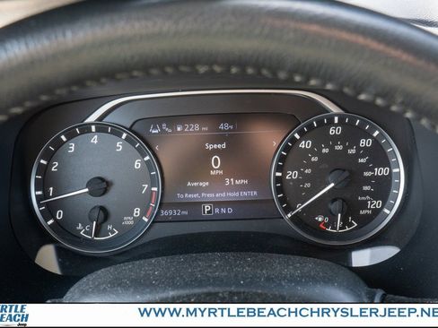 Used 2022 Nissan Frontier SV w/ SV Premium Package image 24