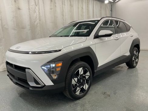 Used 2025 Hyundai Kona SEL AWD/4WD image 4