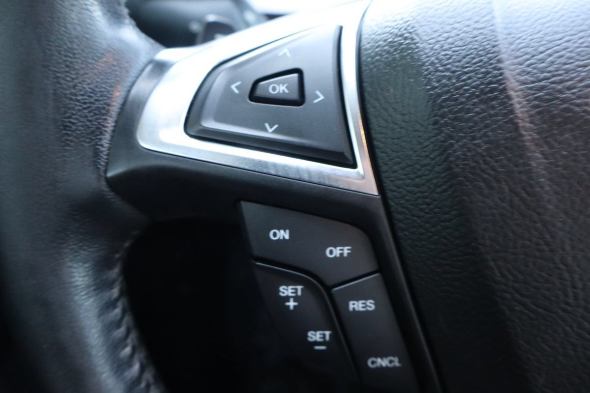 Used 2018 Ford Fusion SE w/ Equipment Group 201A FWD image 29