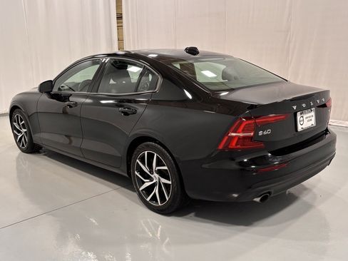 Used 2019 Volvo S60 T5 Momentum w/ Premium Package image 8