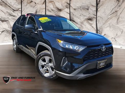 Used 2022 Toyota RAV4 LE AWD/4WD image 1
