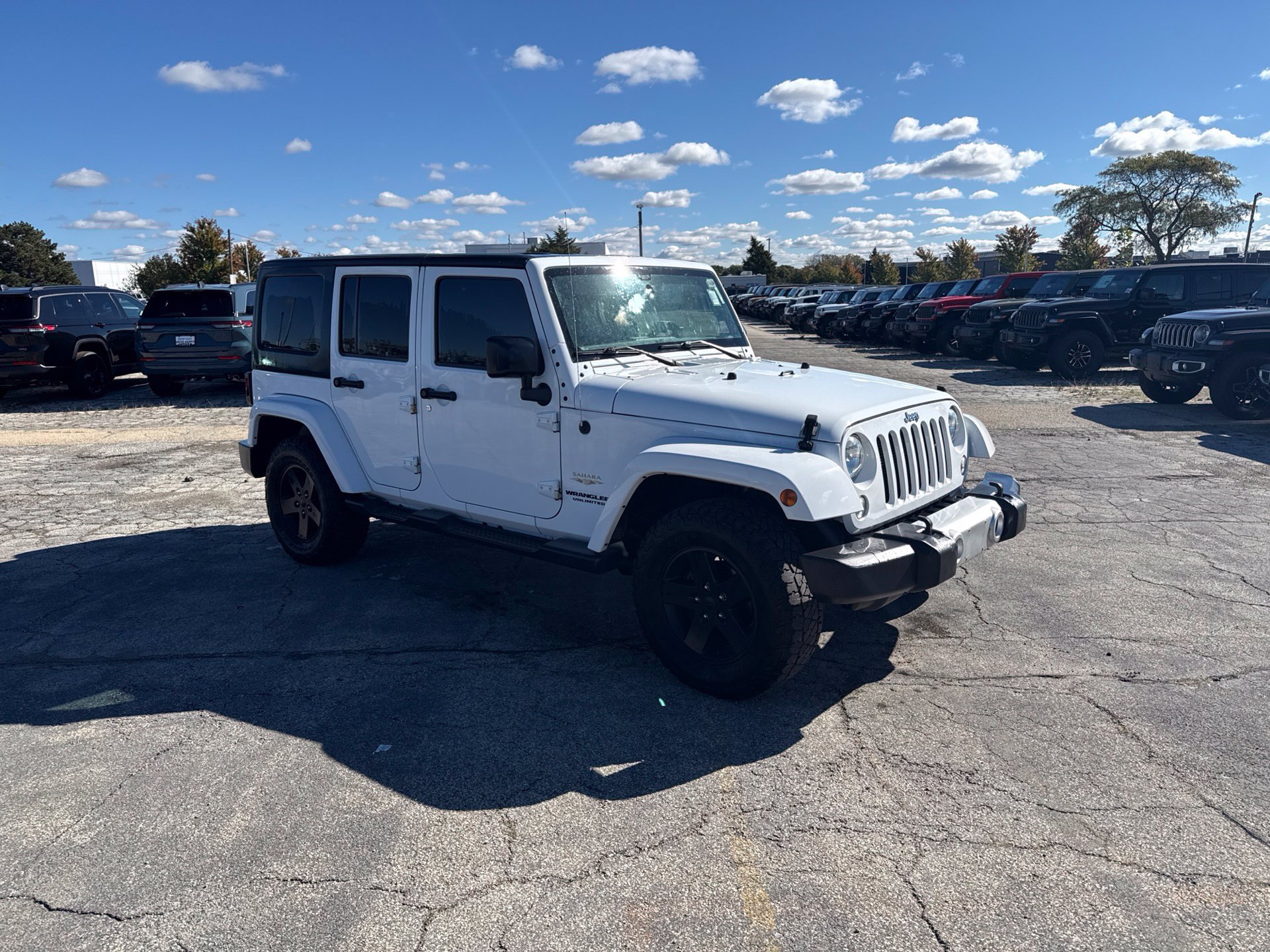 Used 2015 Jeep Wrangler Unlimited Sahara AWD/4WD image 4