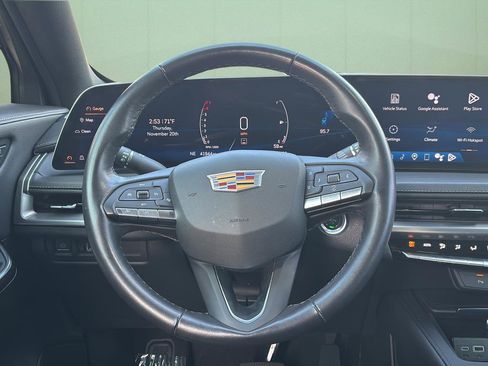 Used 2024 Cadillac XT4 Premium Luxury image 24