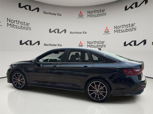 Used 2025 Volkswagen Jetta GLI Autobahn FWD image 3