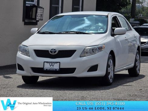 Used 2010 Toyota Corolla LE FWD image 3