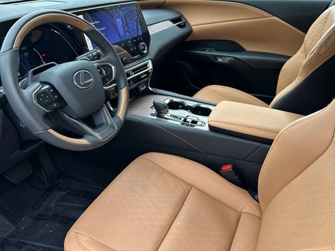 Certified 2024 Lexus RX 350 w/ Convenience Package image 11