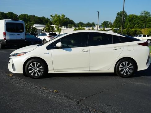 Used 2020 Toyota Prius Prime XLE FWD image 4