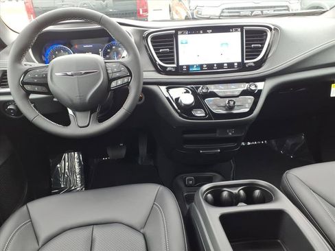 New 2026 Chrysler Pacifica Select w/ S Appearance Package image 9