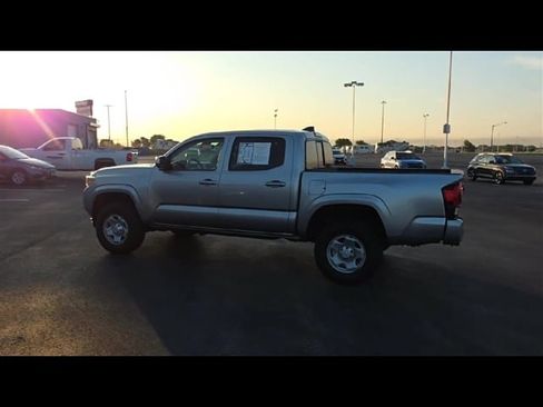 Used 2022 Toyota Tacoma SR image 6