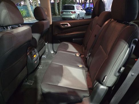 Used 2020 Nissan Pathfinder SV image 26