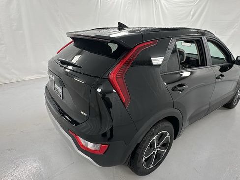 New 2025 Kia Niro EX image 3