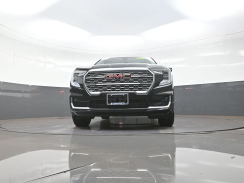 Used 2023 GMC Terrain Denali w/ Black Diamond Edition image 10