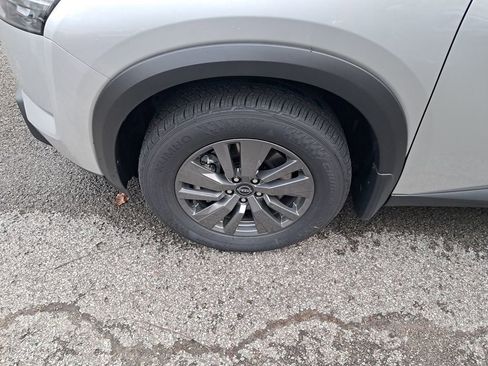 New 2025 Nissan Pathfinder SV w/ SV Premium Package image 28