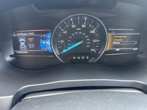 Used 2017 Ford Explorer XLT w/ Equipment Group 202A AWD/4WD image 29