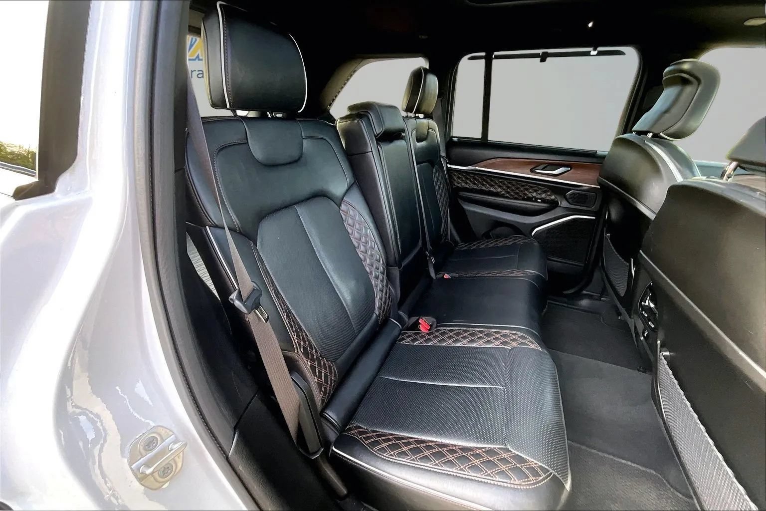Used 2023 Jeep Grand Cherokee Summit w/ Adv Protech Group IV AWD/4WD image 25