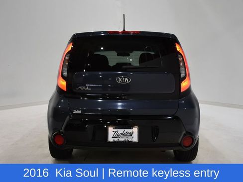Used 2016 Kia Soul + image 5