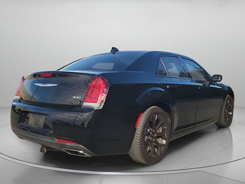 Used 2019 Chrysler 300 Touring w/ Sport Appearance Package image 3