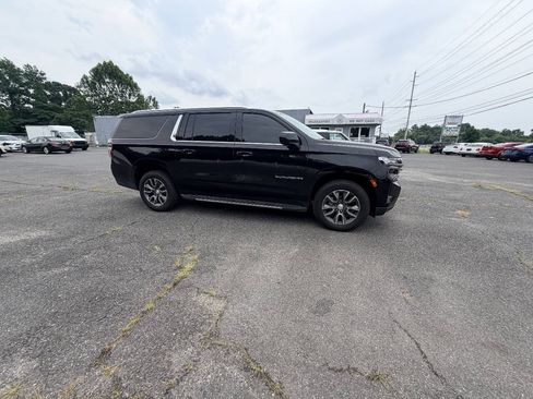 Used 2022 Chevrolet Suburban LT AWD/4WD image 13