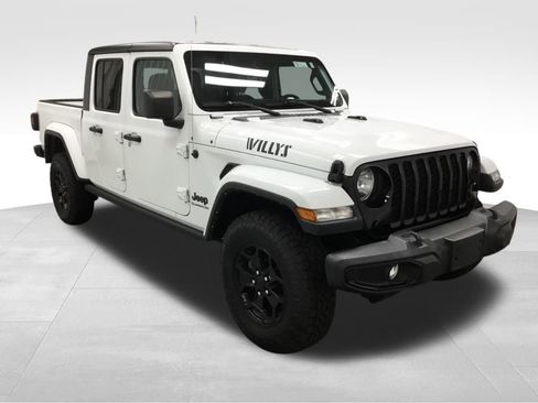 Used 2021 Jeep Gladiator Sport image 3