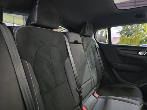 Used 2023 Volvo C40 P8 Recharge Plus w/ Climate Package image 31