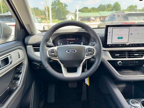 New 2026 Ford Explorer Active w/ Active Comfort Package AWD/4WD image 15