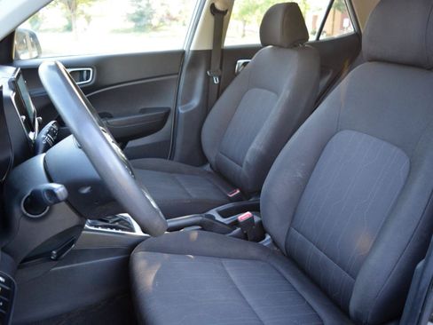 Used 2021 Hyundai Venue SE FWD image 10