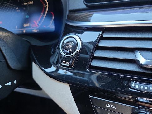 Used 2021 BMW 530i xDrive w/ Premium Package image 21