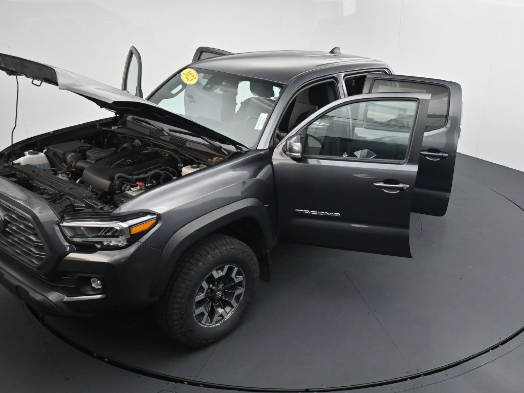 Used 2023 Toyota Tacoma TRD Off-Road AWD/4WD image 40