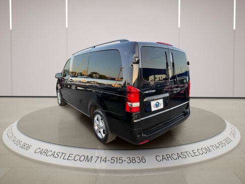 Used 2016 Mercedes-Benz Metris Passenger image 3