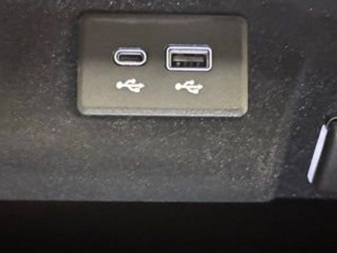 Used 2025 Cadillac Escalade ESV Sport w/ LPO, ONYX Package image 41