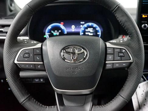 New 2026 Toyota Sienna Limited image 12