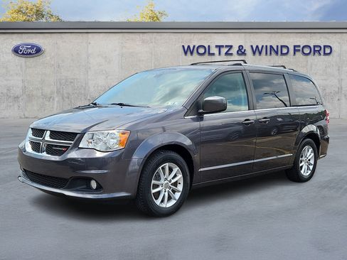 Used 2020 Dodge Grand Caravan SXT FWD image 3