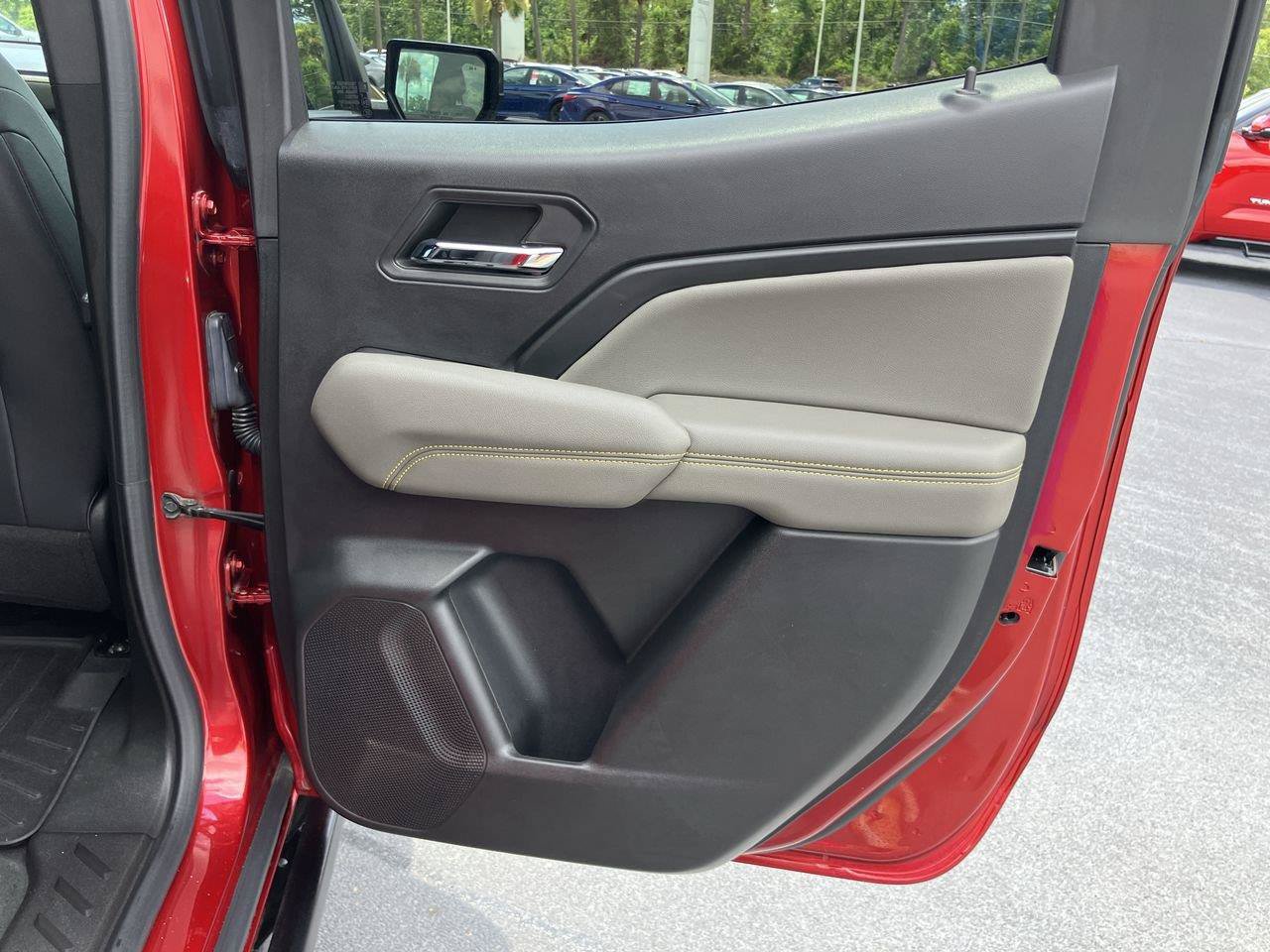 Used 2024 Chevrolet Colorado ZR2 w/ ZR2 Convenience Package III AWD/4WD image 31
