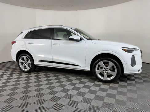 Used 2025 Audi Q5 Premium Plus AWD/4WD image 6