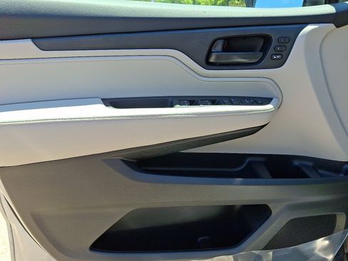 New 2026 Honda Odyssey EX-L image 9