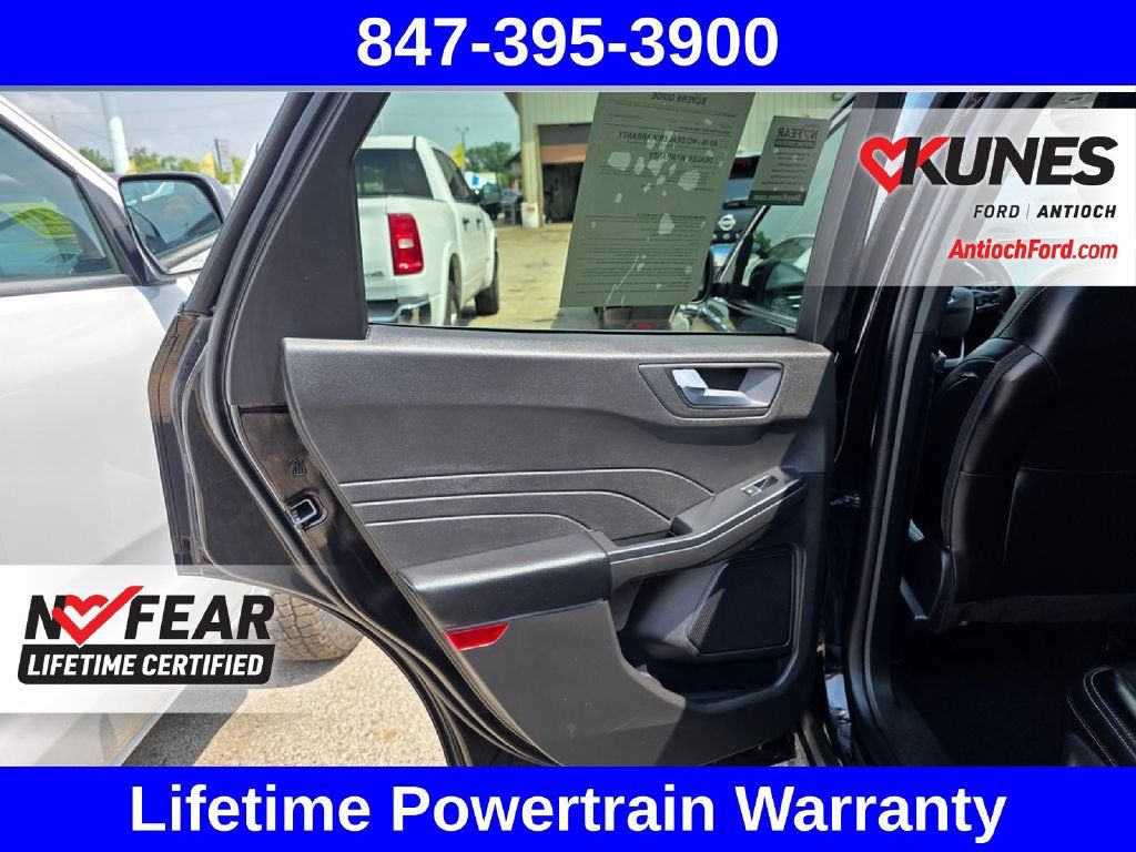 Certified 2025 Ford Escape Platinum AWD/4WD image 29