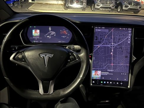 Used 2019 Tesla Model X P100D image 10